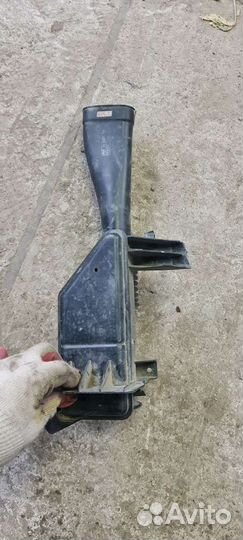 Резонатор воздушного фильтра mazda 3 bk