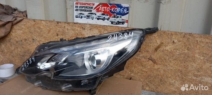 Фара передняя левая Peugeot 2008 2016-2019