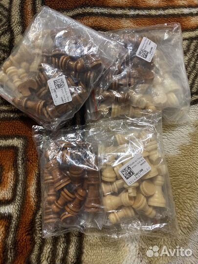 Шахматные фигуры деревянные, лаковые