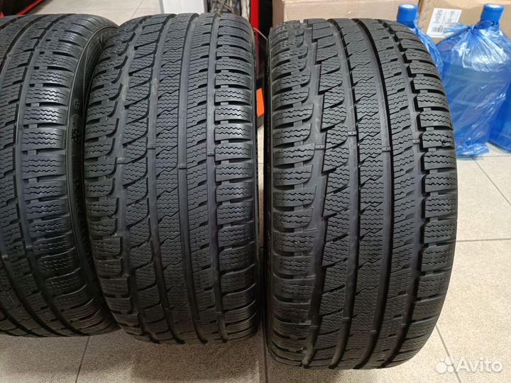 Kumho I'Zen KW27 235/45 R17 97V