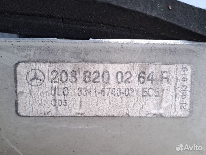 Фонарь задний правый Mercedes C class W203.седан