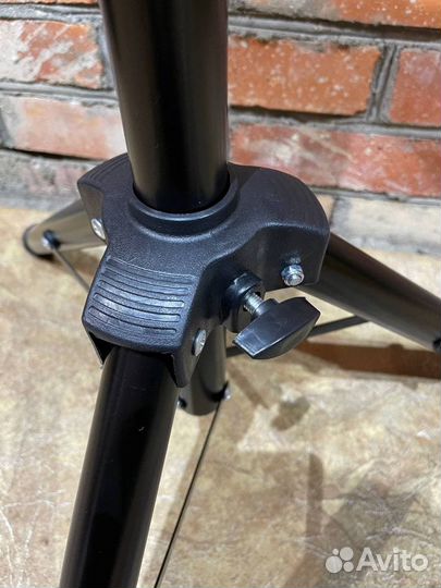 2 Стойки для студийных мониторов (новые, много)