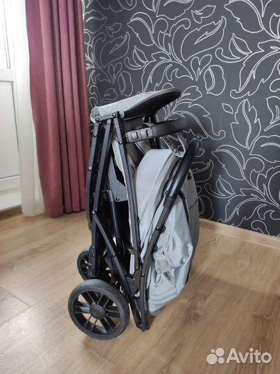 Прогулочная коляска как новая