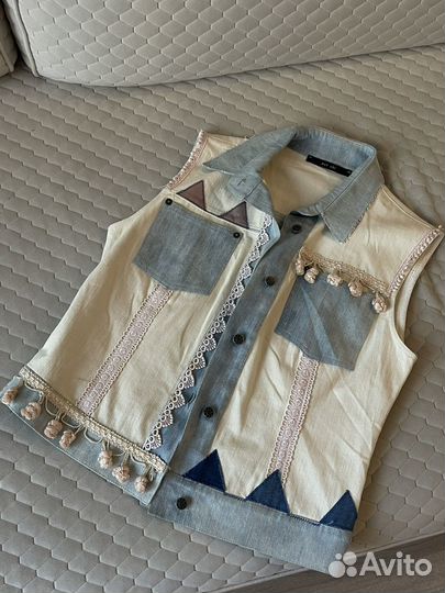 Джинсовая жилетка