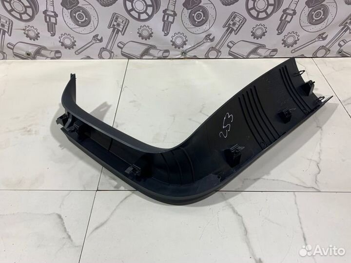 Обшивка крышки багажника правая Mercedes Glc X253