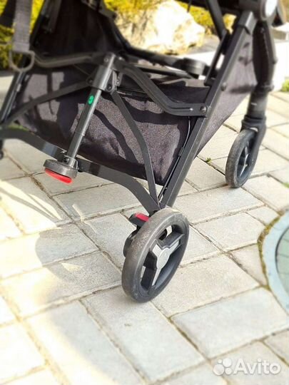 Прогулочная коляска 2 в 1