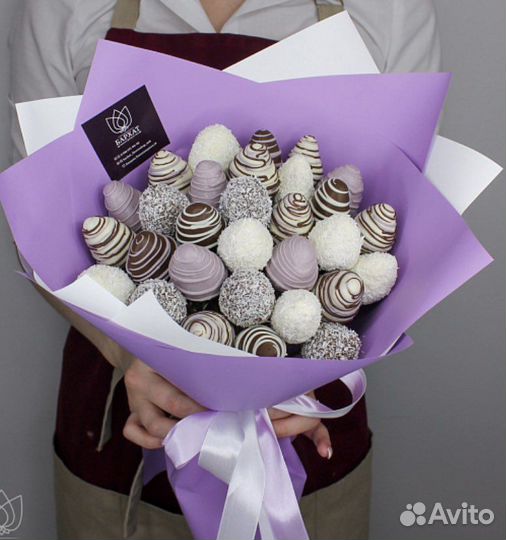 Клубничнвй букет в шоколаде