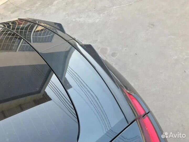 Спойлер на крышку багажника porsche panamera 971