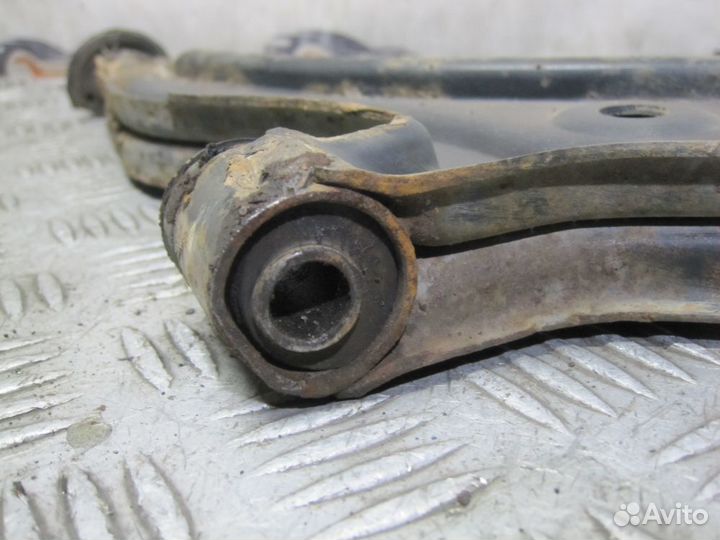 Рычаг передний левый Nissan Micra K11E 1992-2000