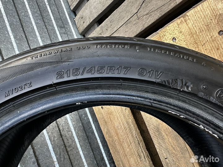 Bridgestone MY-02 Sporty Style 215/45 R17 91V