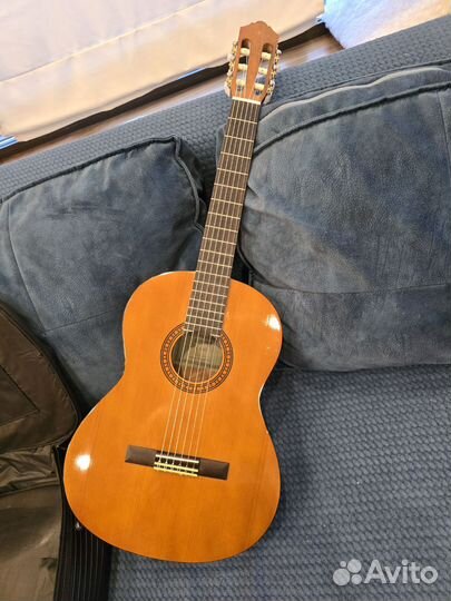 Гитара yamaha cs40 3/4 + чехол, бу в хор состоянии