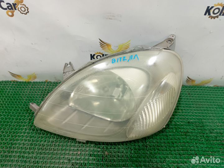 Фара левая Toyota vitz