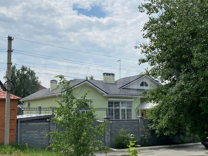 Дом 226 м² на участке 15 сот.