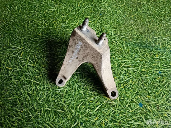 Кронштейн опоры Коробки передач Рено Логан 2 2014г