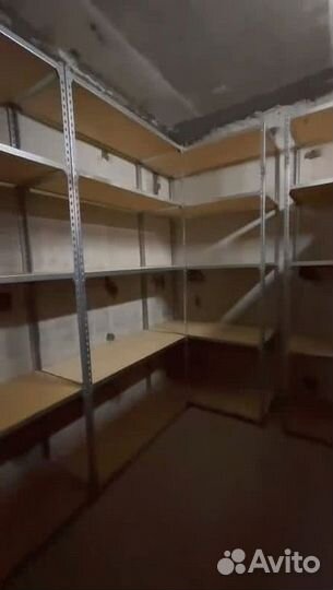 *Продается прочный стеллаж с фанерным настилом**