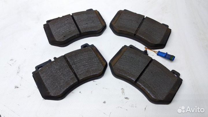 Тормозные колодки переднее Mercedes-Benz C W205