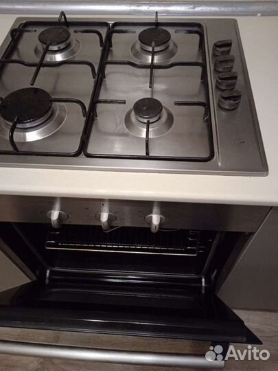 Духовой встраиваемый шкаф