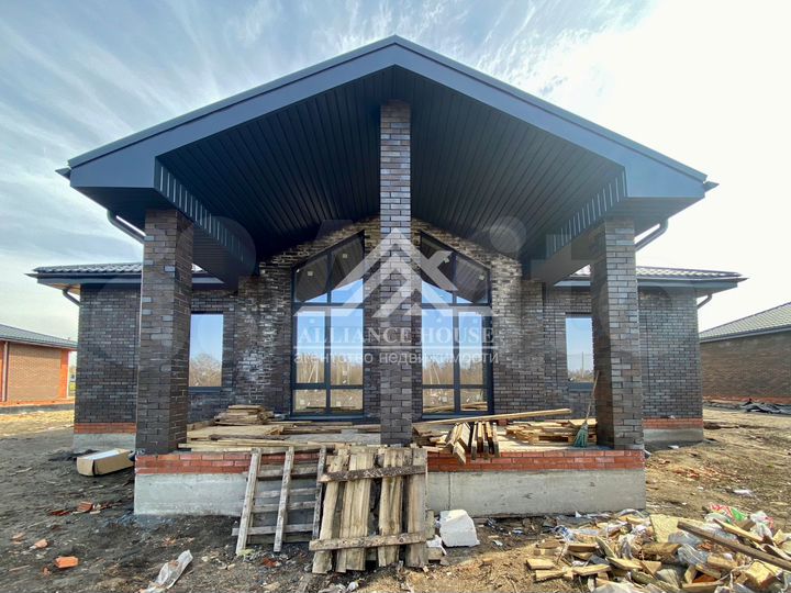 Коттедж 175 м² на участке 10 сот.