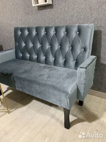 Диван мини в кафе, салон