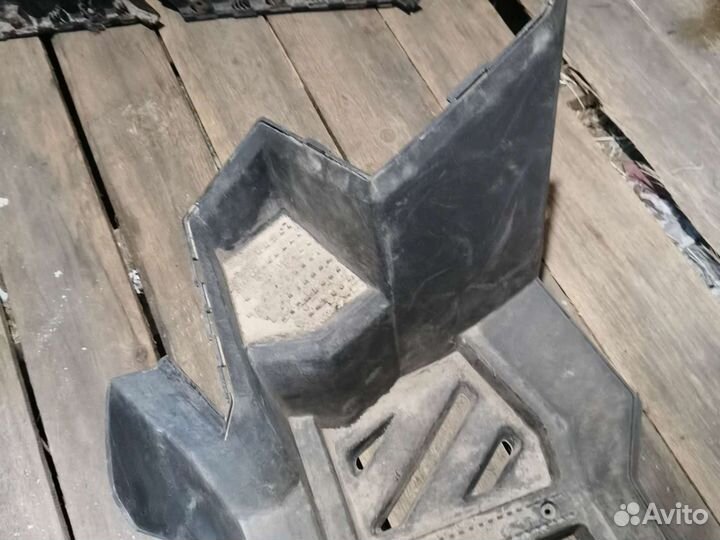 Подножка левая Stels dinli 800 коротыш