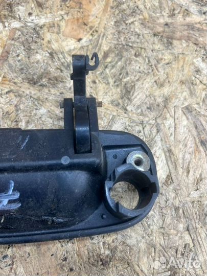 Ручка открывания двери передняя правая Mitsubishi