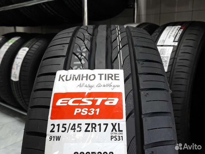 Kumho Ecsta PS31 215/45 R17