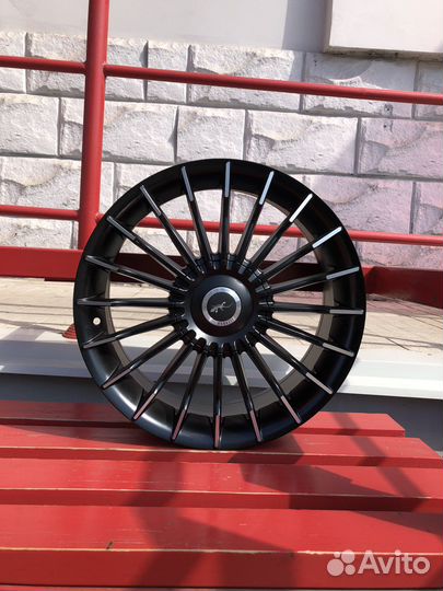 Литые диски R17 7.0 5x114.3 ET38 d67.1 cbmf