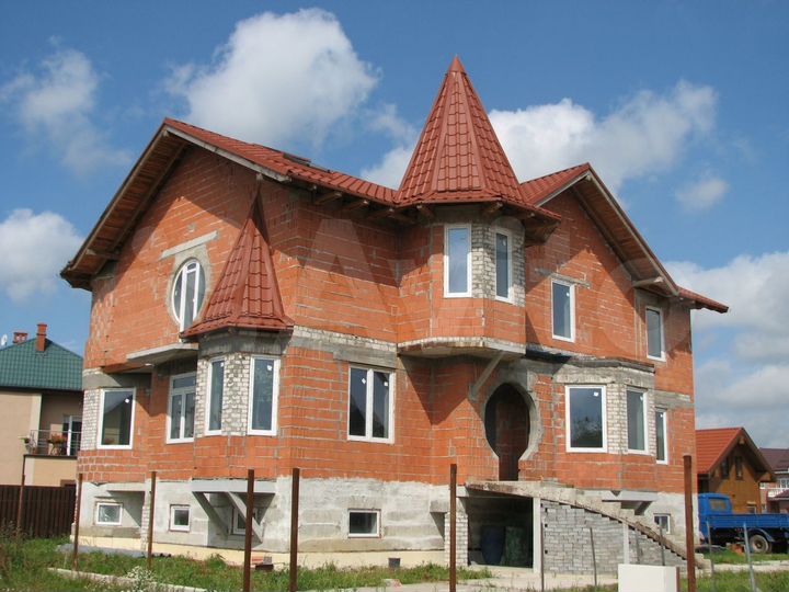 Дом 424 м² на участке 10 сот.