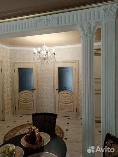 Гипсовая лепнина, розетки и потолочные компазиции