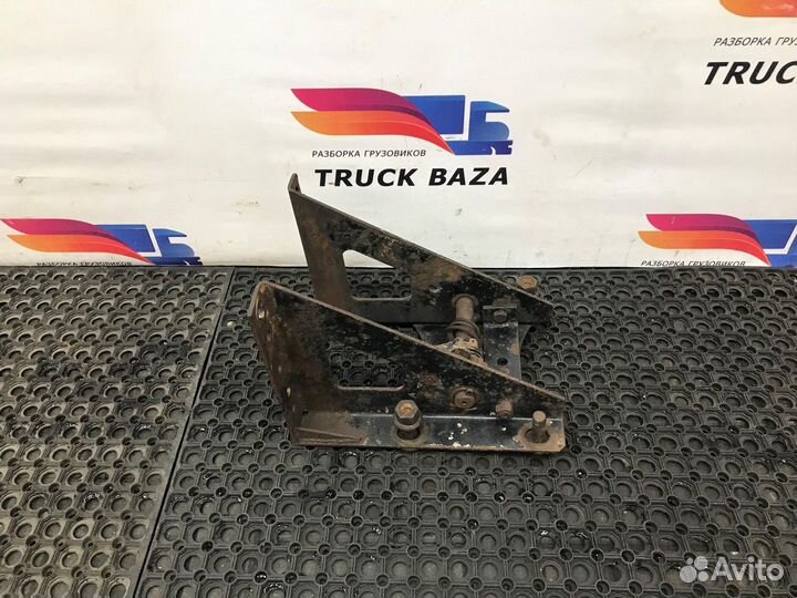 Кронштейн запасного колеса