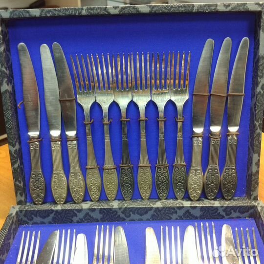 Советский столовый набор на 12 персон в кейсе