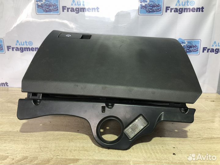 Бардачок Vw Passat B6 BMP 2.0 2006