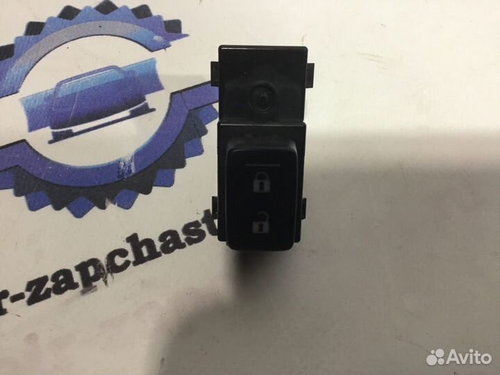 Кнопка блокировки двери передней правой Mazda CX-5