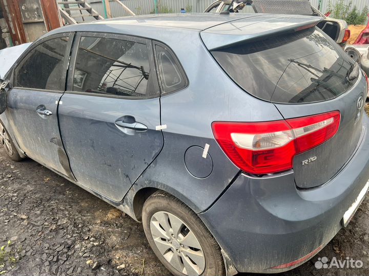 В разборе Kia Rio 3
