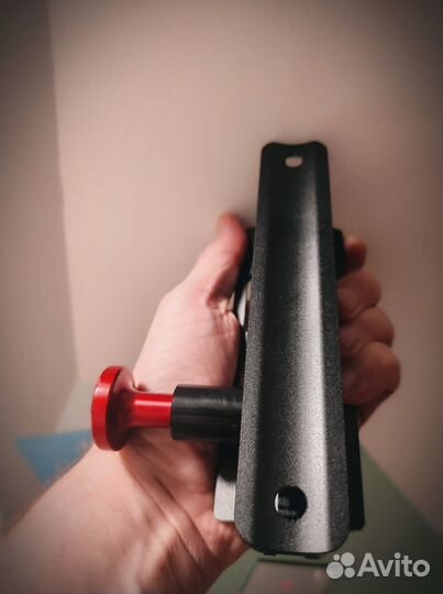 Быстросъемное крепление для огнетушителя