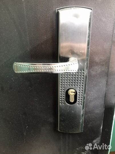 Металлическая дверь бу