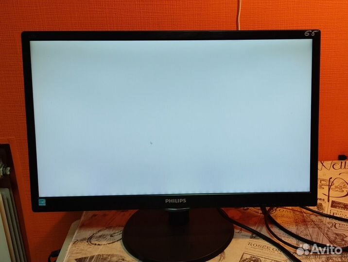 Монитор Philips 22