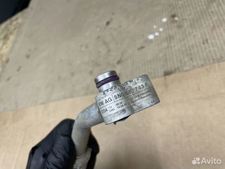 Трубка кондиционер длинная толстая тонкая Тигуан 1