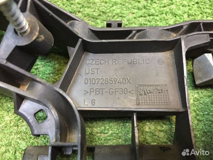 Кронштейн передний левый Volkswagen Tiguan DBG