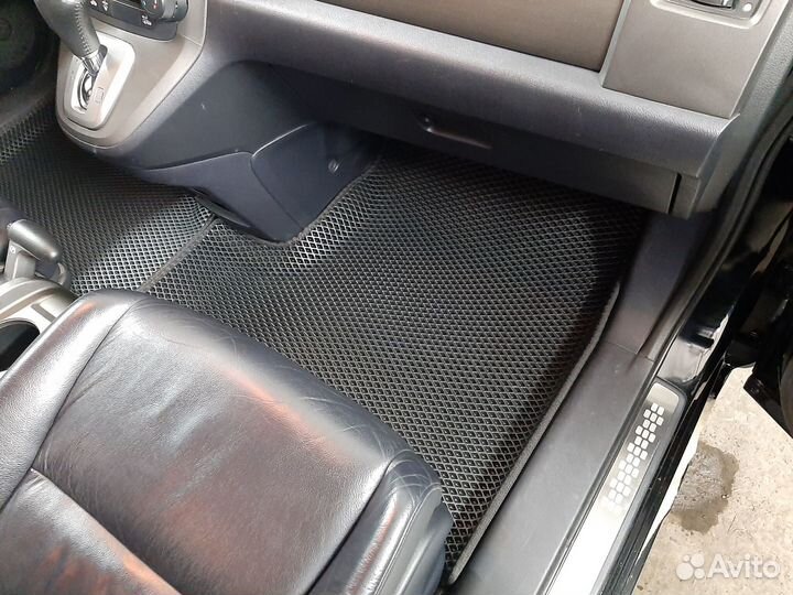 Коврики в машину эва в подарок подпятник + 2 лого