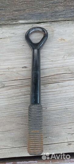 Буксировочный крюк