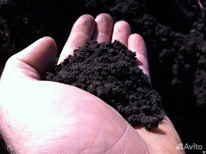 Земля чернозем, плодородный грунт, песок, щебень