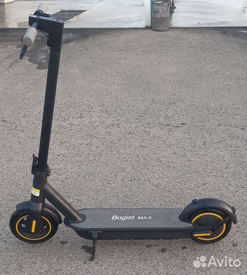 Электросамокат bogist max