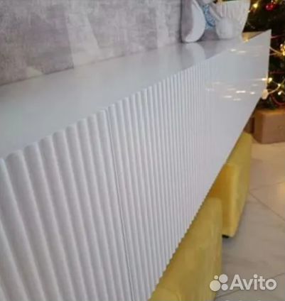 Тумба тв подвесная белый глянец