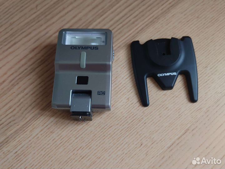 Компактная вспышка Olympus FL-300R