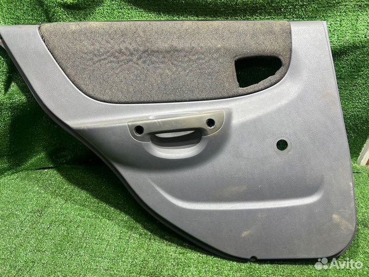 Обшивка боковой двери задняя левая Hyundai Accent