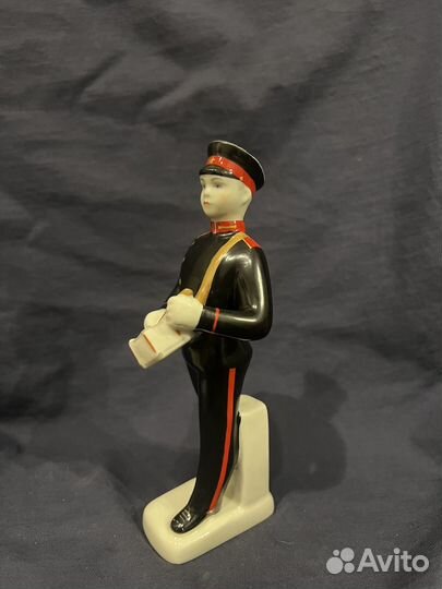 Статуэтка (Суворовец)