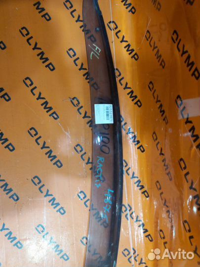 Ветровик передний левый Toyota Ractis NCP100