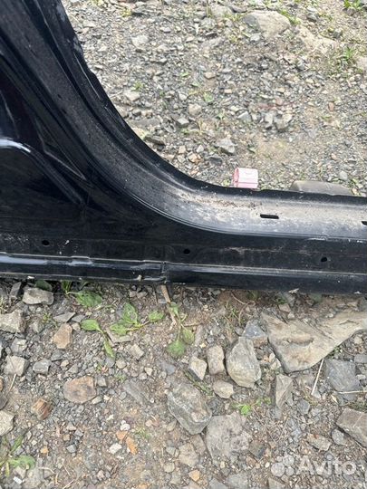 Стойка кузова (4) правая Toyota Prius A ZVW41