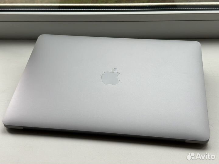 MacBook Pro 13 2019 TouchBar 110цикл отличный